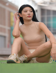 《夜深人不静》