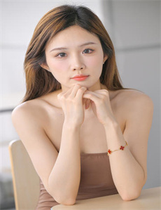 《美女视频永久黄网站在线观看》