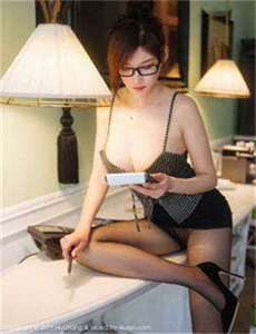 《免费看美女裸露无档网站》
