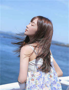 《美妇公车湿润进入》