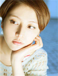 《宫野麻奈果》
